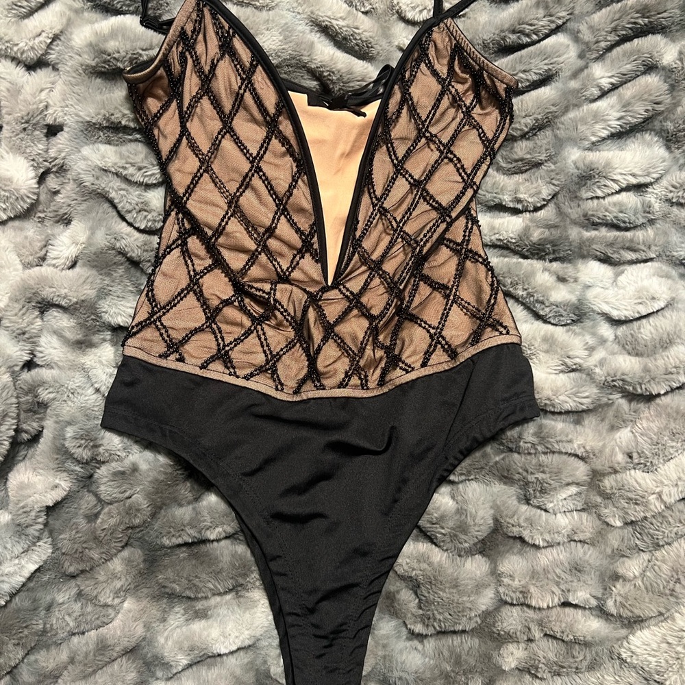 H:ours Farrah body suit in onyx